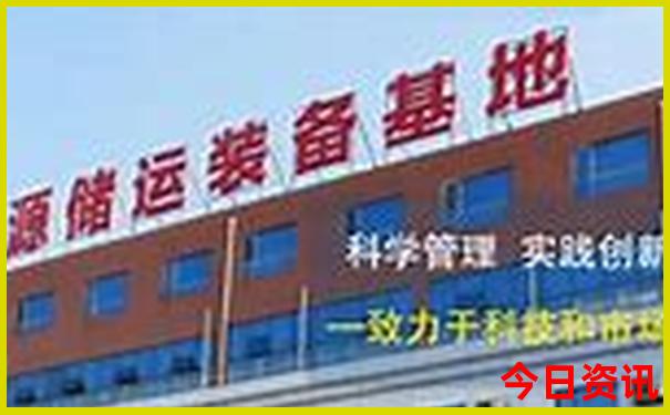 八月份去新疆旅游热不热